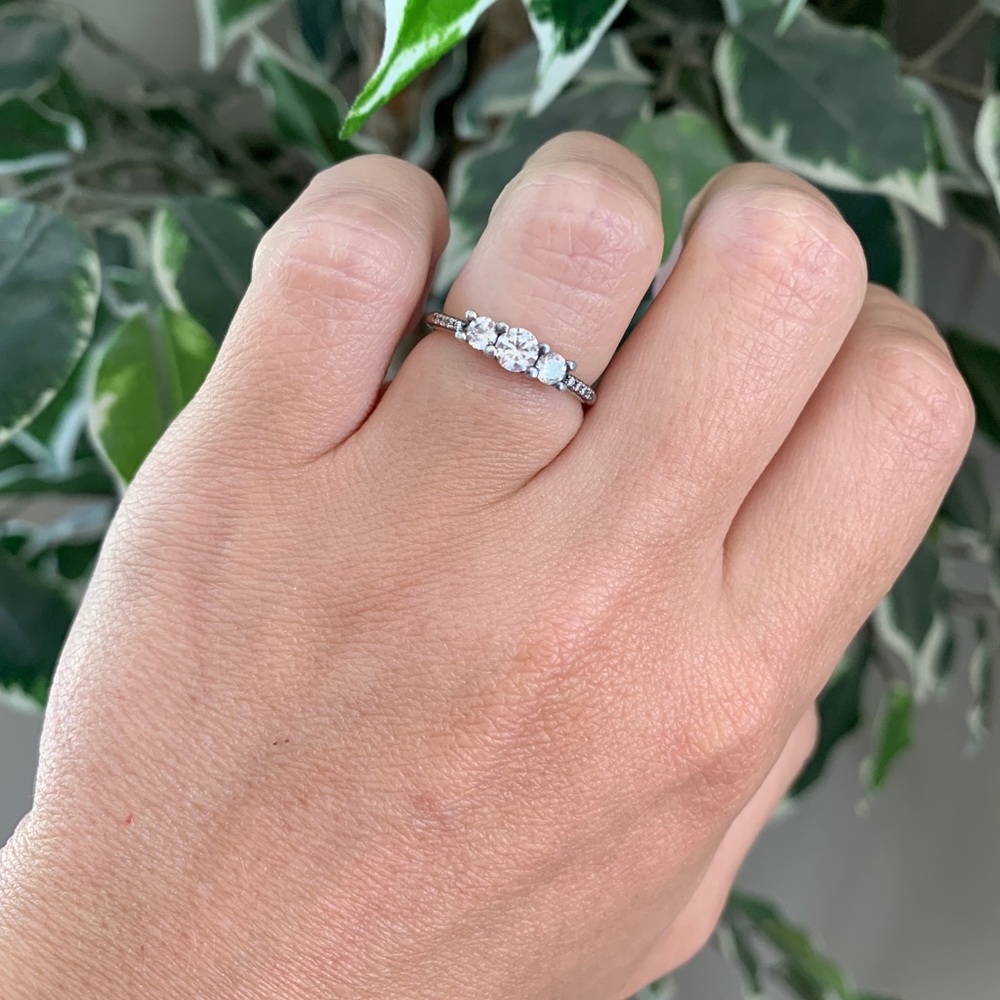 Pandora 3 stone ring